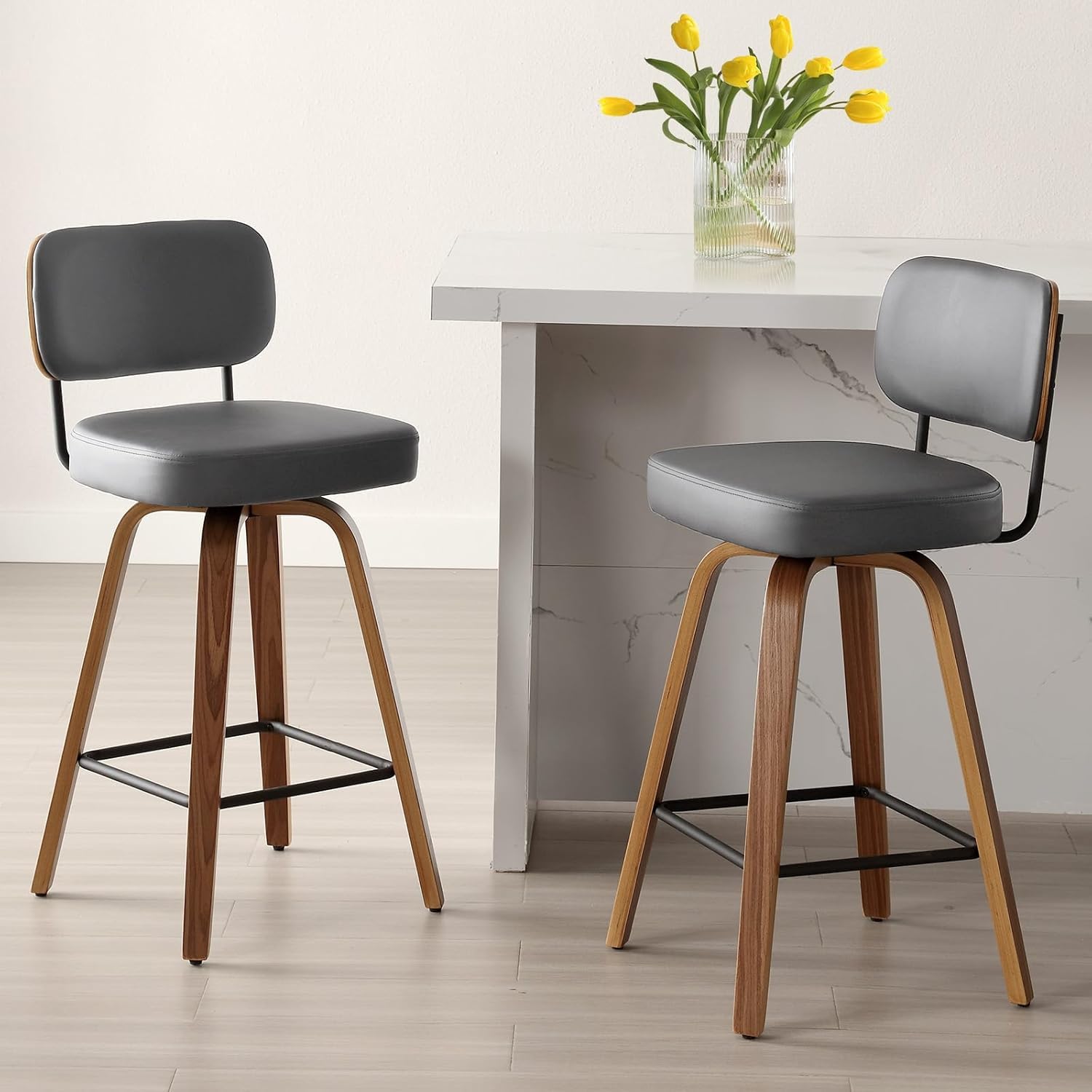 Bekrvio Set of 2 bar stools 360° swivel seat height 65 cm with rattan backrest, extra thick padding (7 cm), solid wood legs, stable up to 150 kg, ideal for island