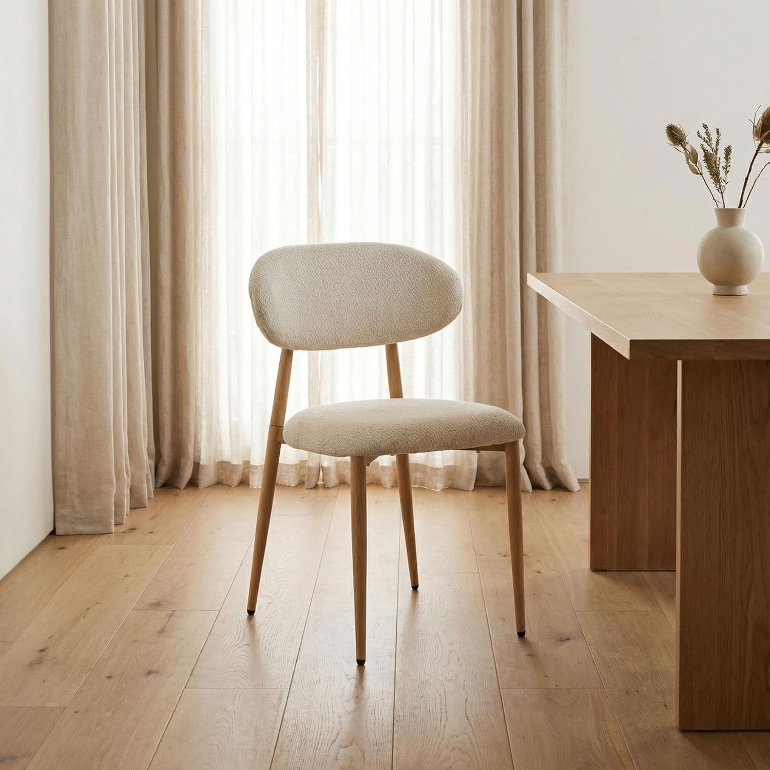 Chaise Salle a Manger Lot de 2, Chaise Ergonomique tapissée en Chenille avec poignées en Chenille et Jambes en métal courbées avec Grain Bois pour Salon en Beige